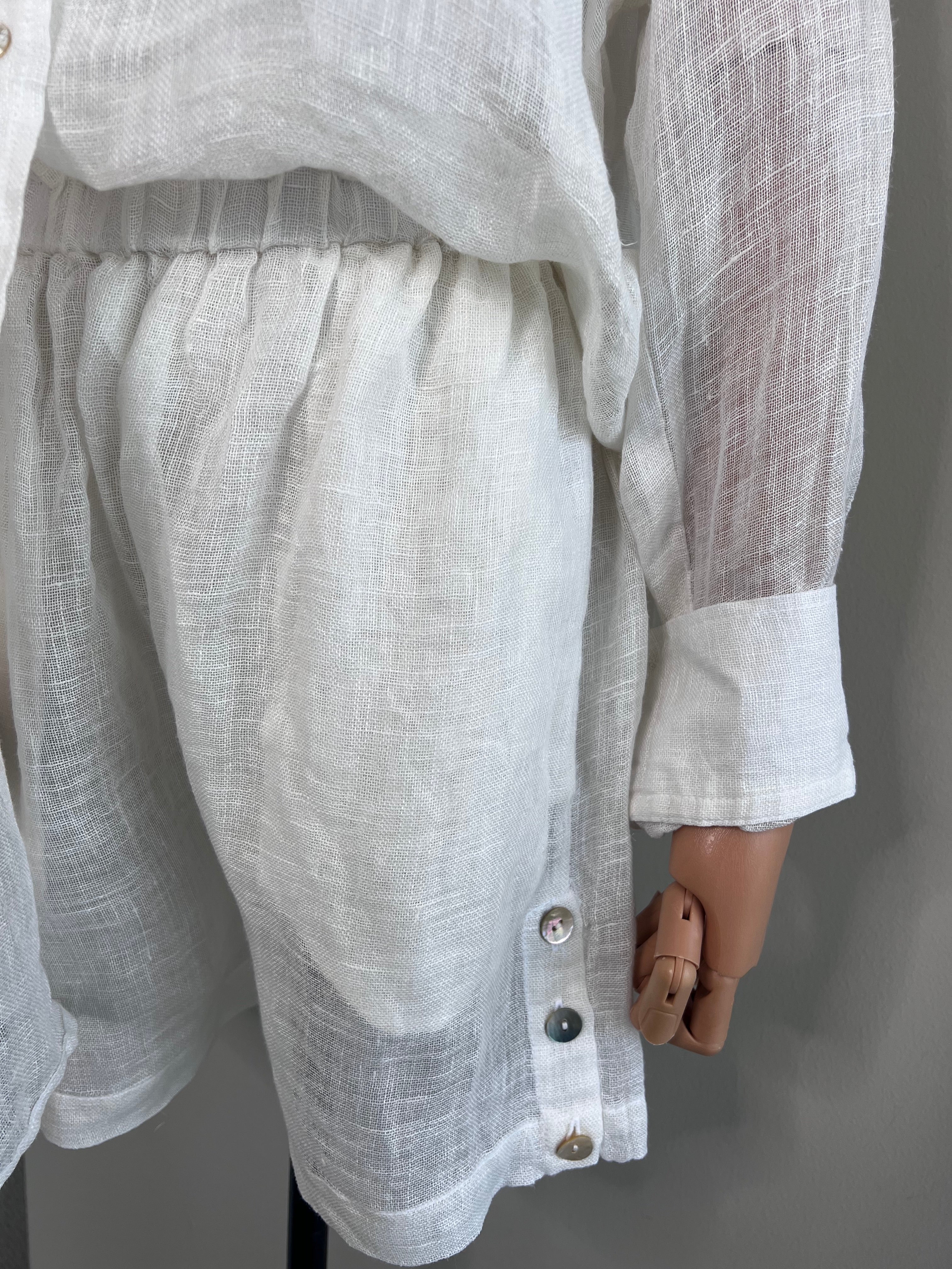 A set of White Eco linen playa button down longsleeve and short - BANANA