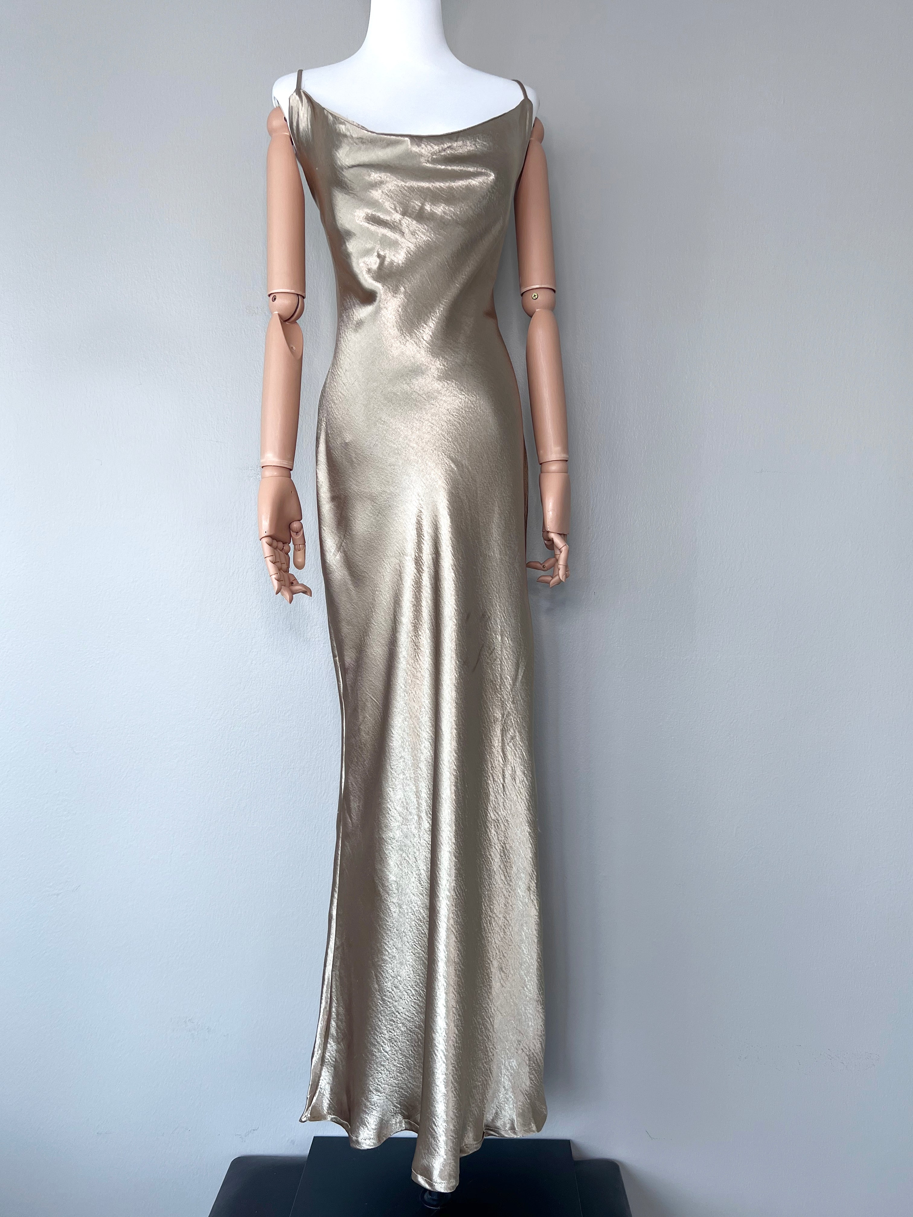 Brand new full-length khaki gold slip-on dress with open back. - CHIC LE FRIQUE