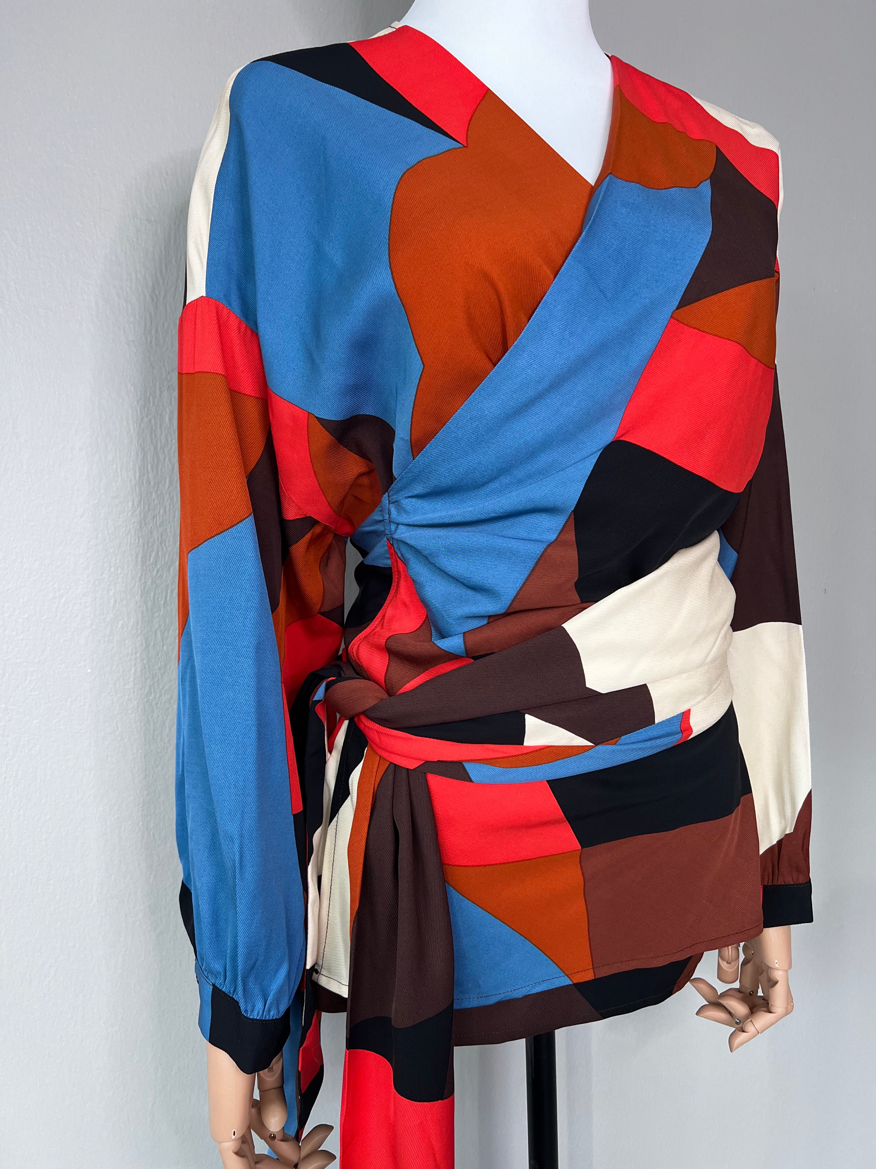 Multi-colour wrap-around top with asymmetrical shapes design - STINE GOYA