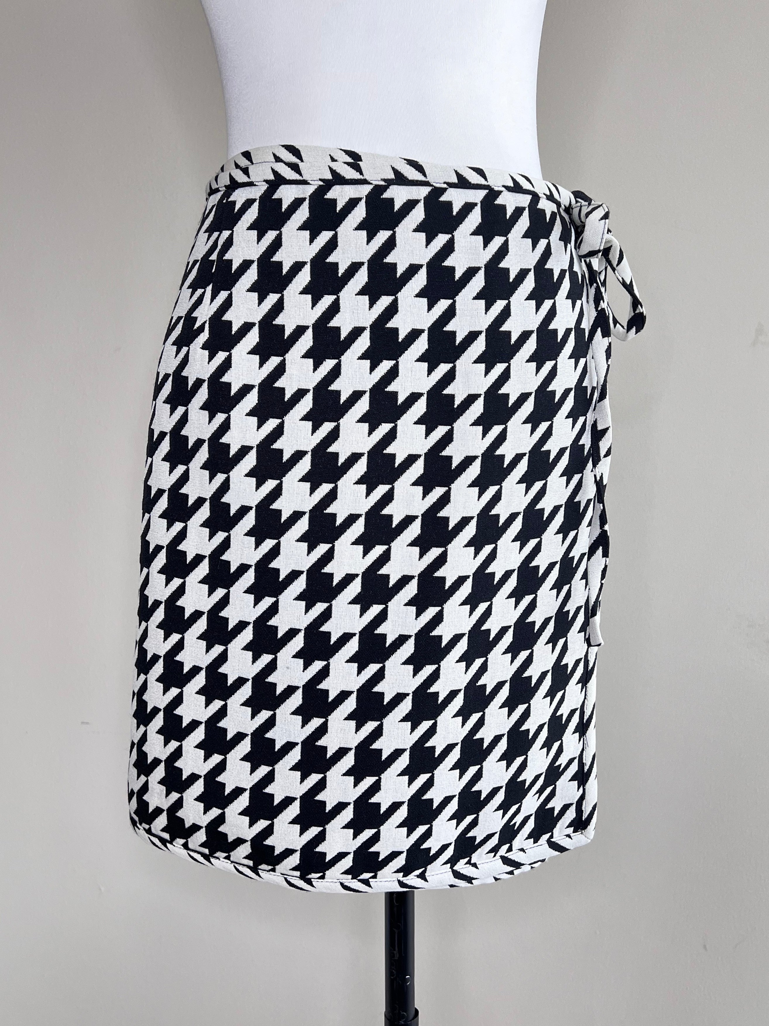 Black & White Monochrome houndstooth print wool mini wrap skirt - OFF WHITE
