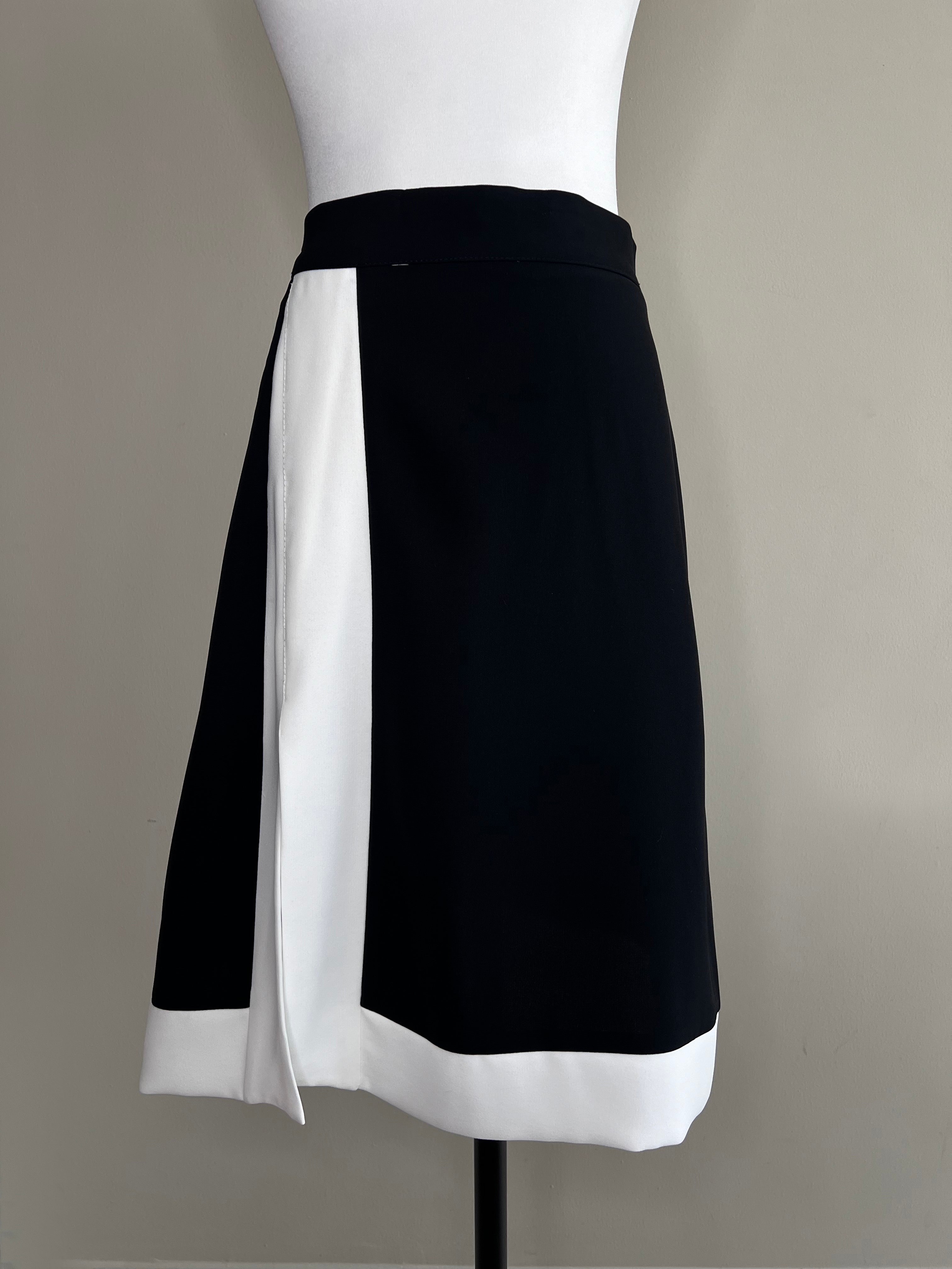 Black with white lining side slit skirt - MOJO COLLECTION