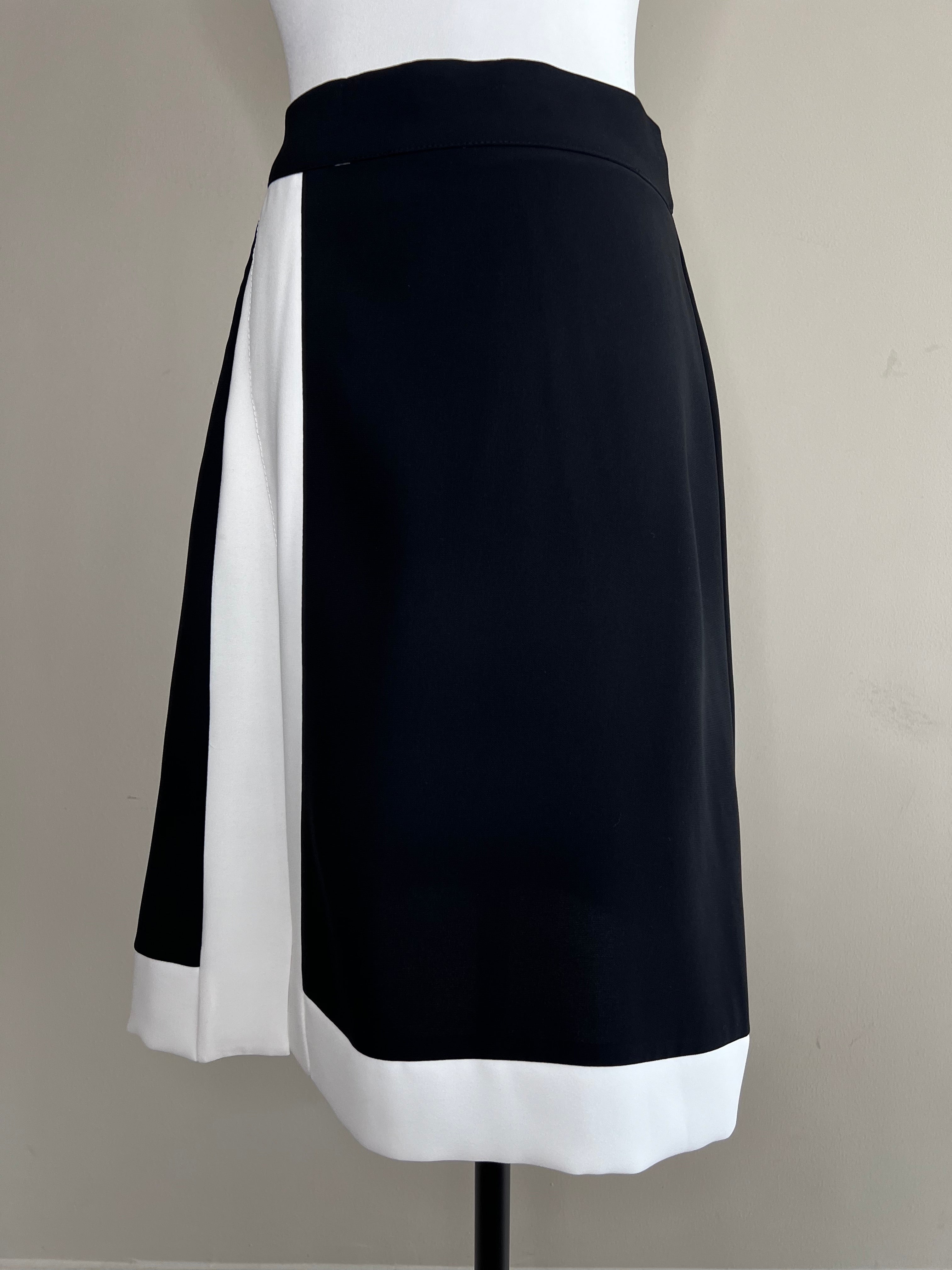 Black with white lining side slit skirt - MOJO COLLECTION