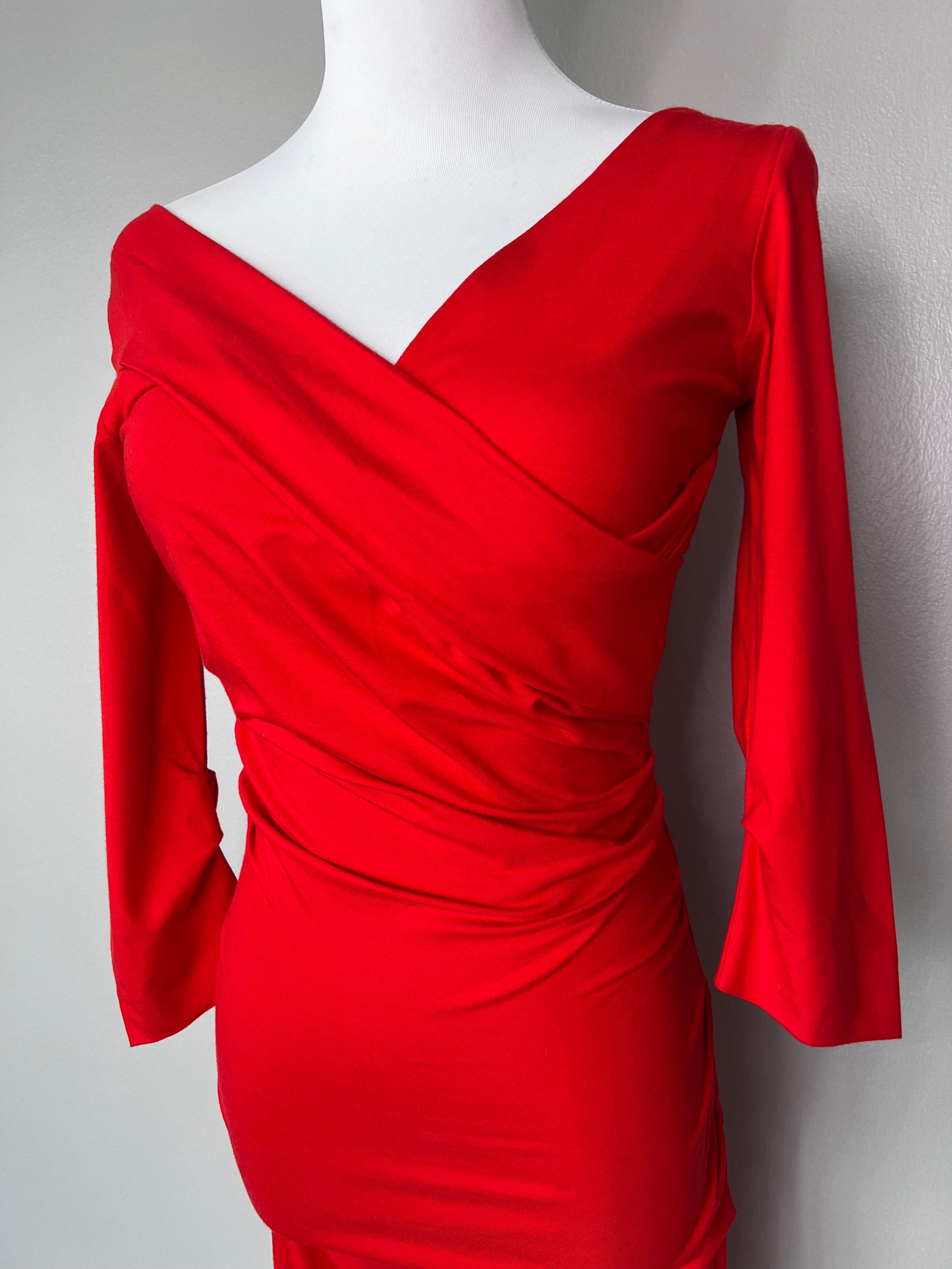 Longsleeve cotton slight off-the-shoulder red dress with scrunch effect on either side. - DIANE VON FURSTENBERG