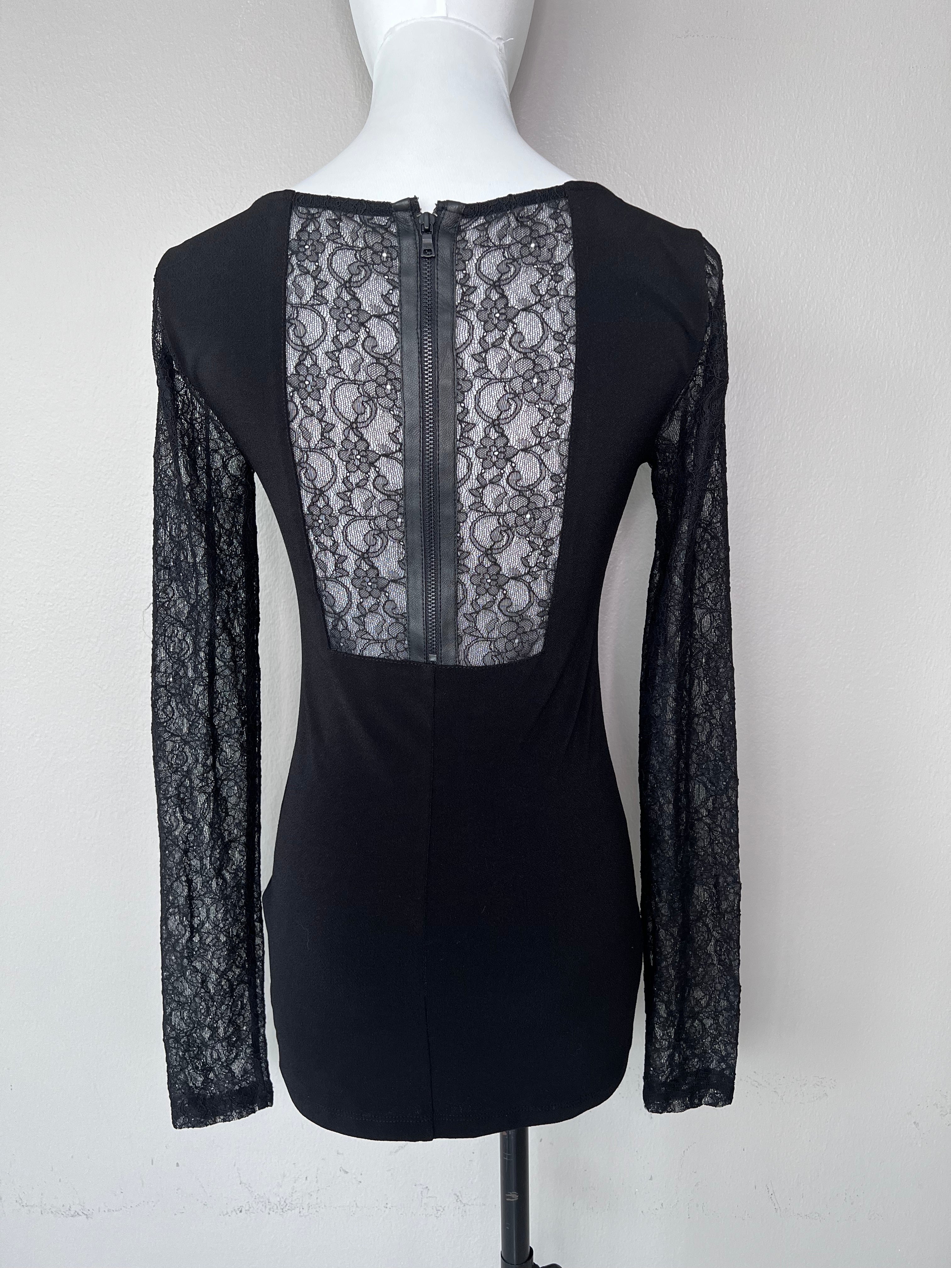Black fitted long sleeve top with lace details - ALICE + OLIVIA