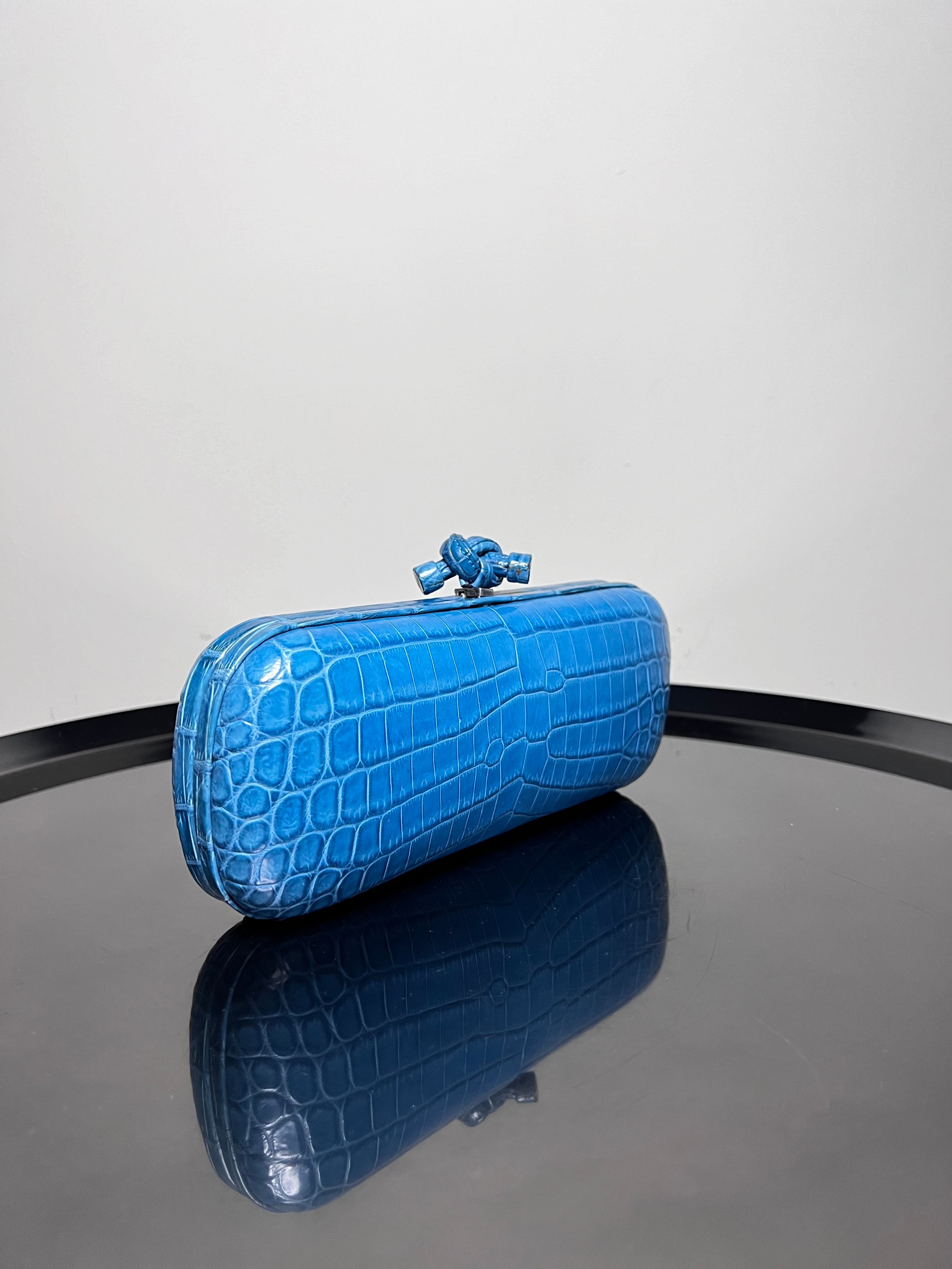 Blue box knot crocodile clutch - BOTTEGA VENETA
