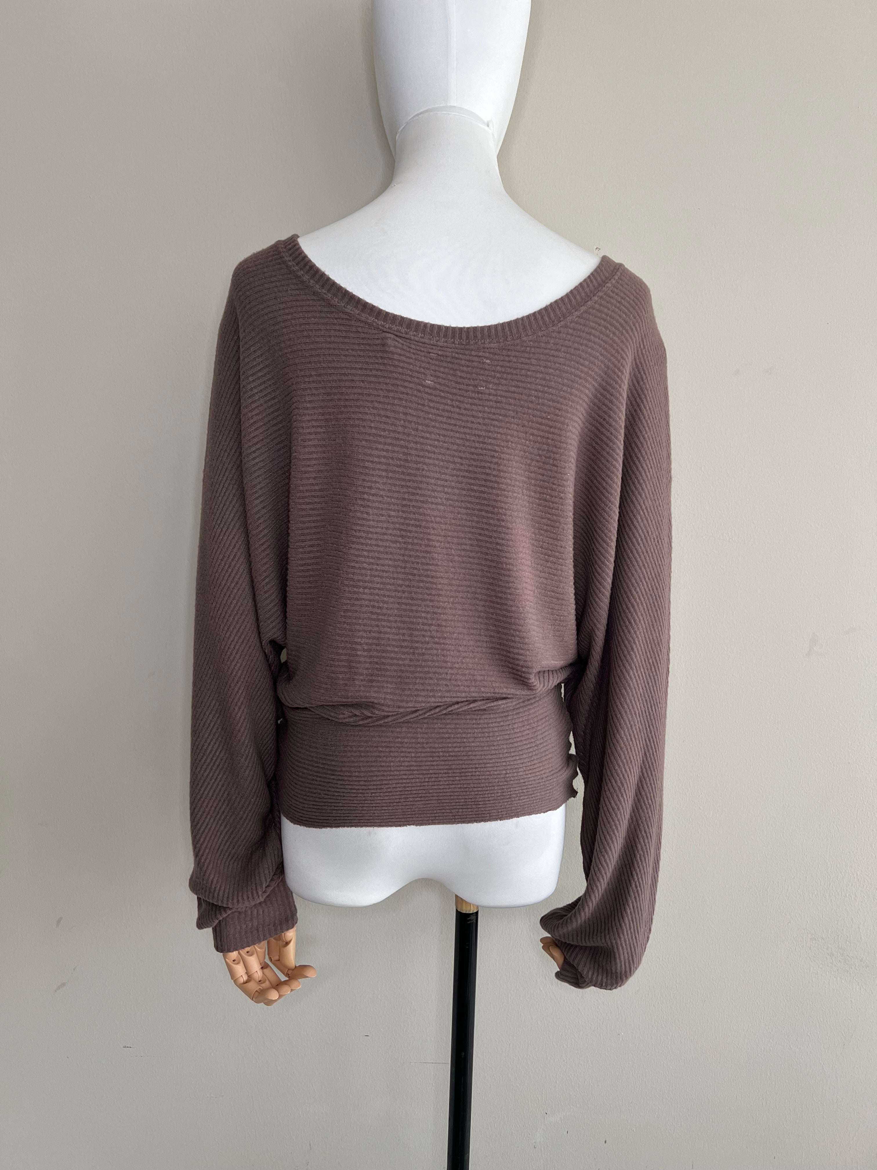 ROUND NECK KNITTED LANTERN SLEEVE TOP - JOAH BROWN