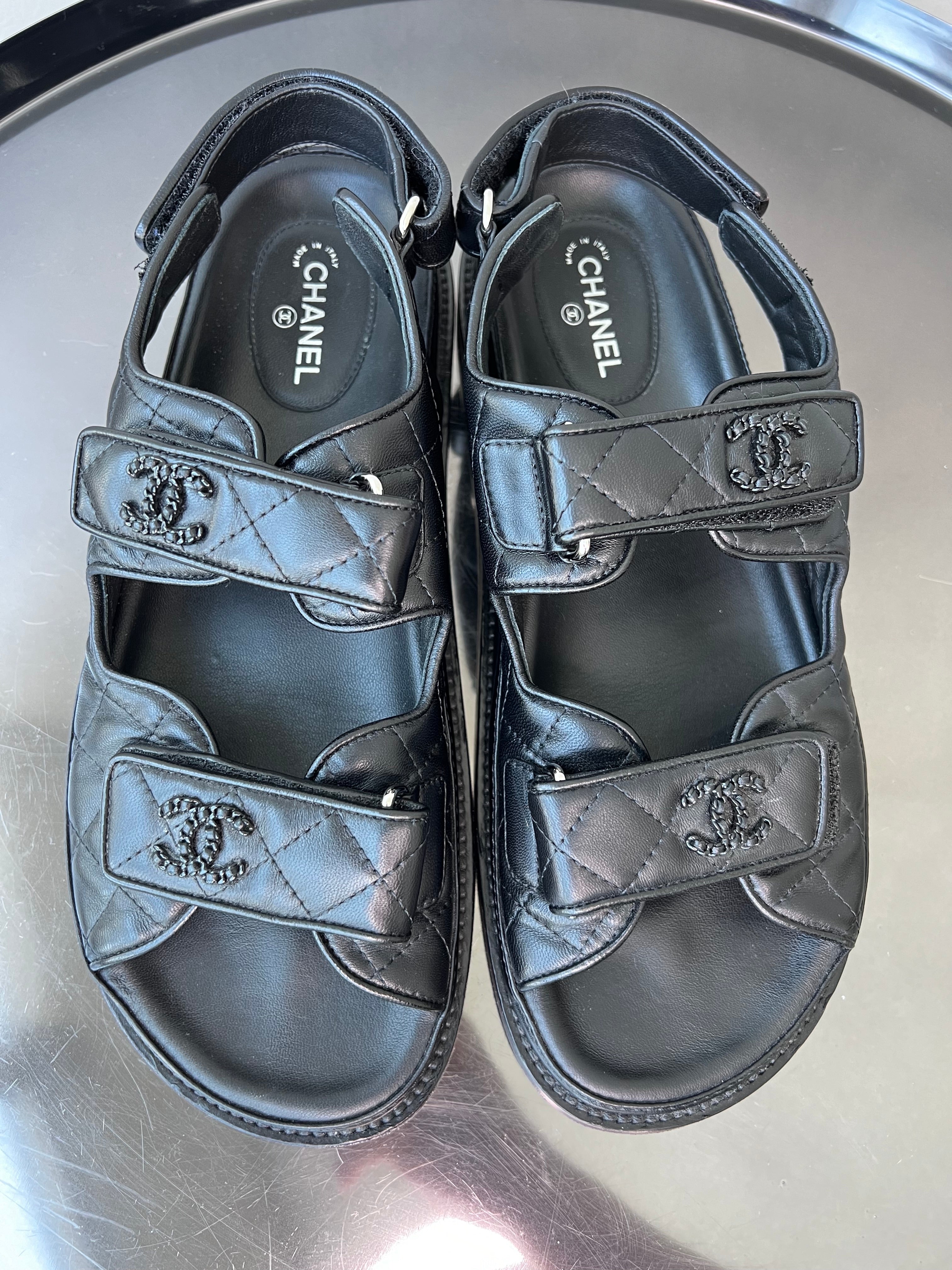 Black dad leather sandals  - CHANEL