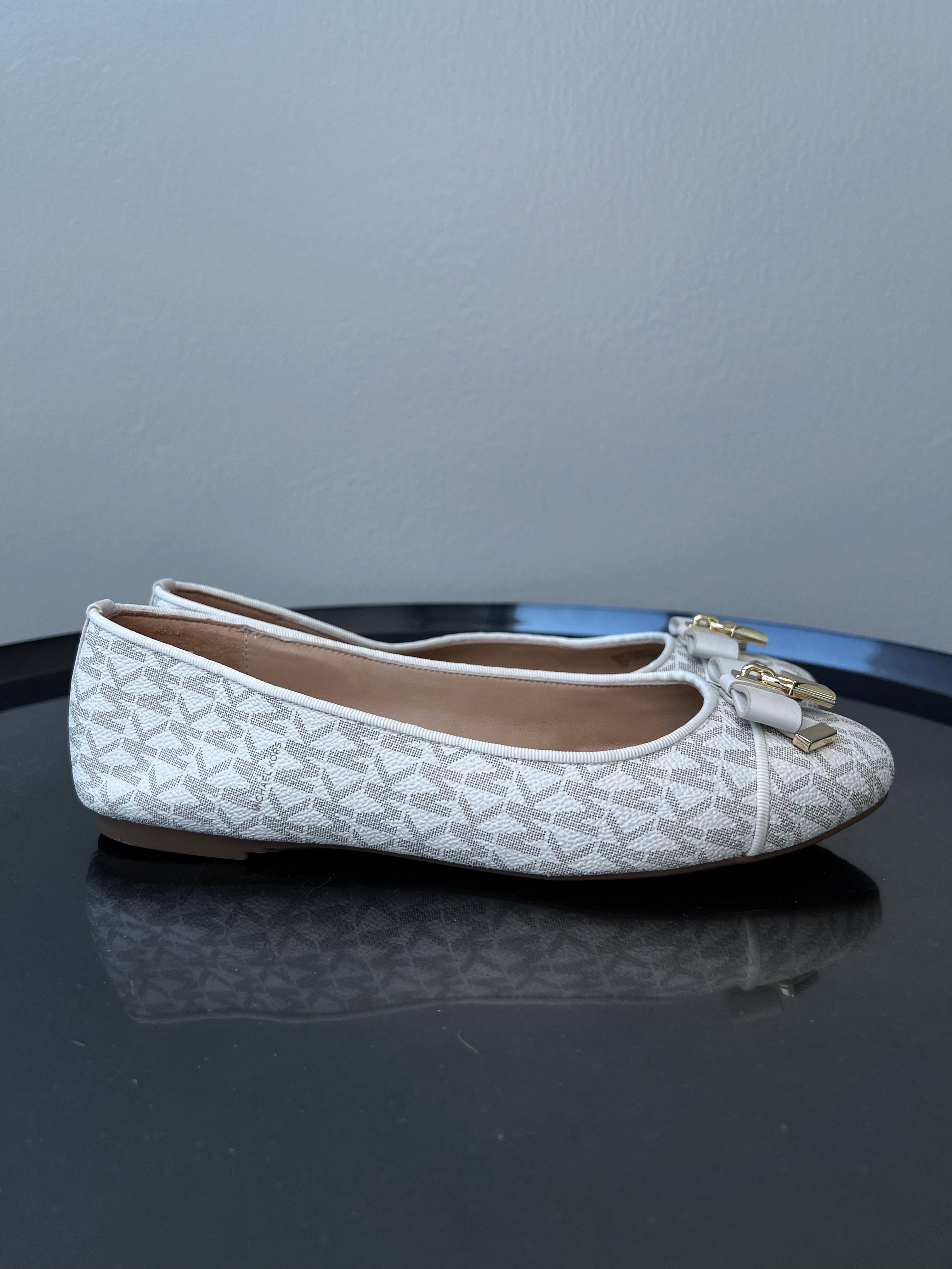 White logo printed leather with white bow and gold lock - MICHAEL KORS