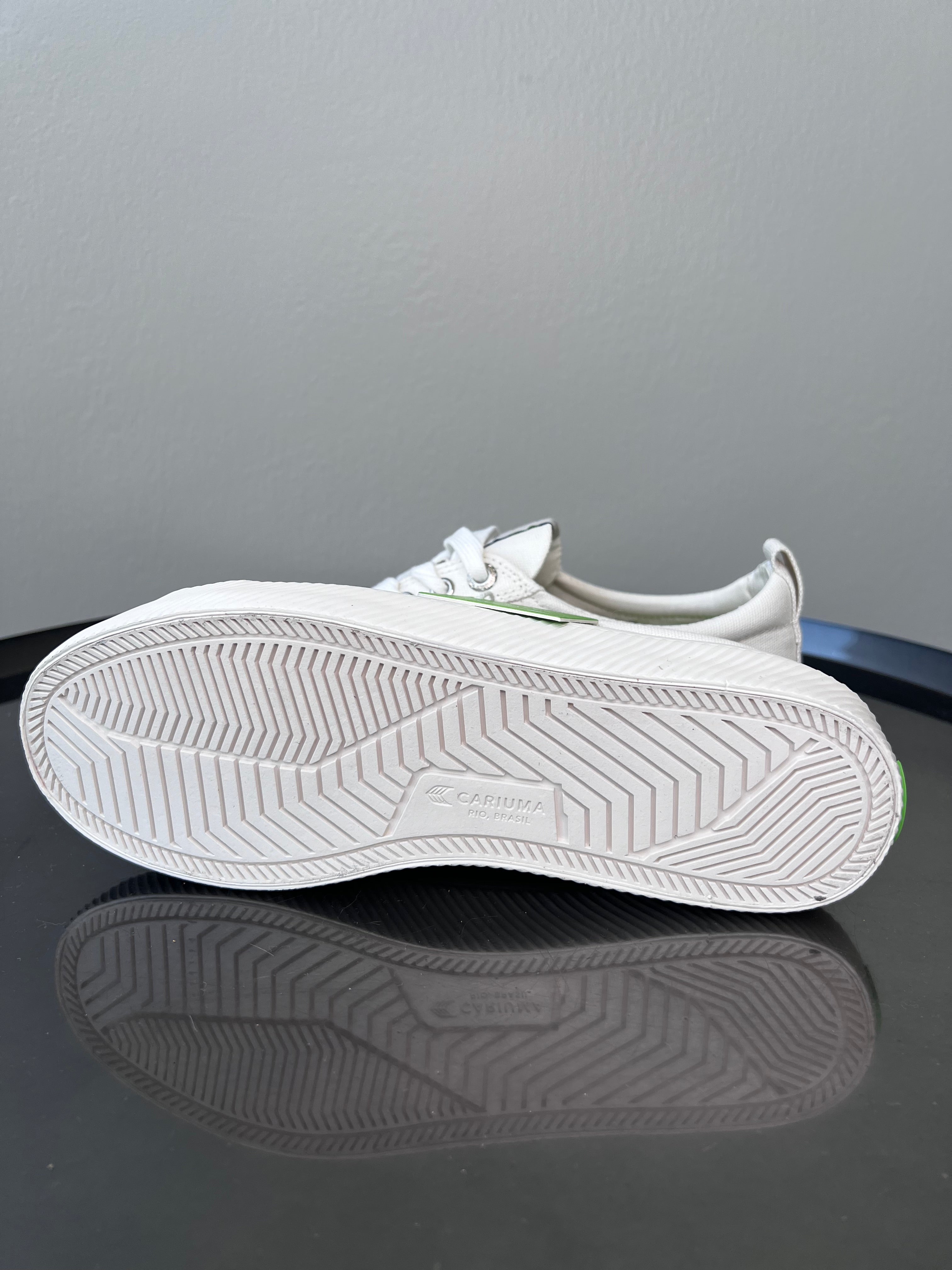Low white canvas sneakers - CARIUMA
