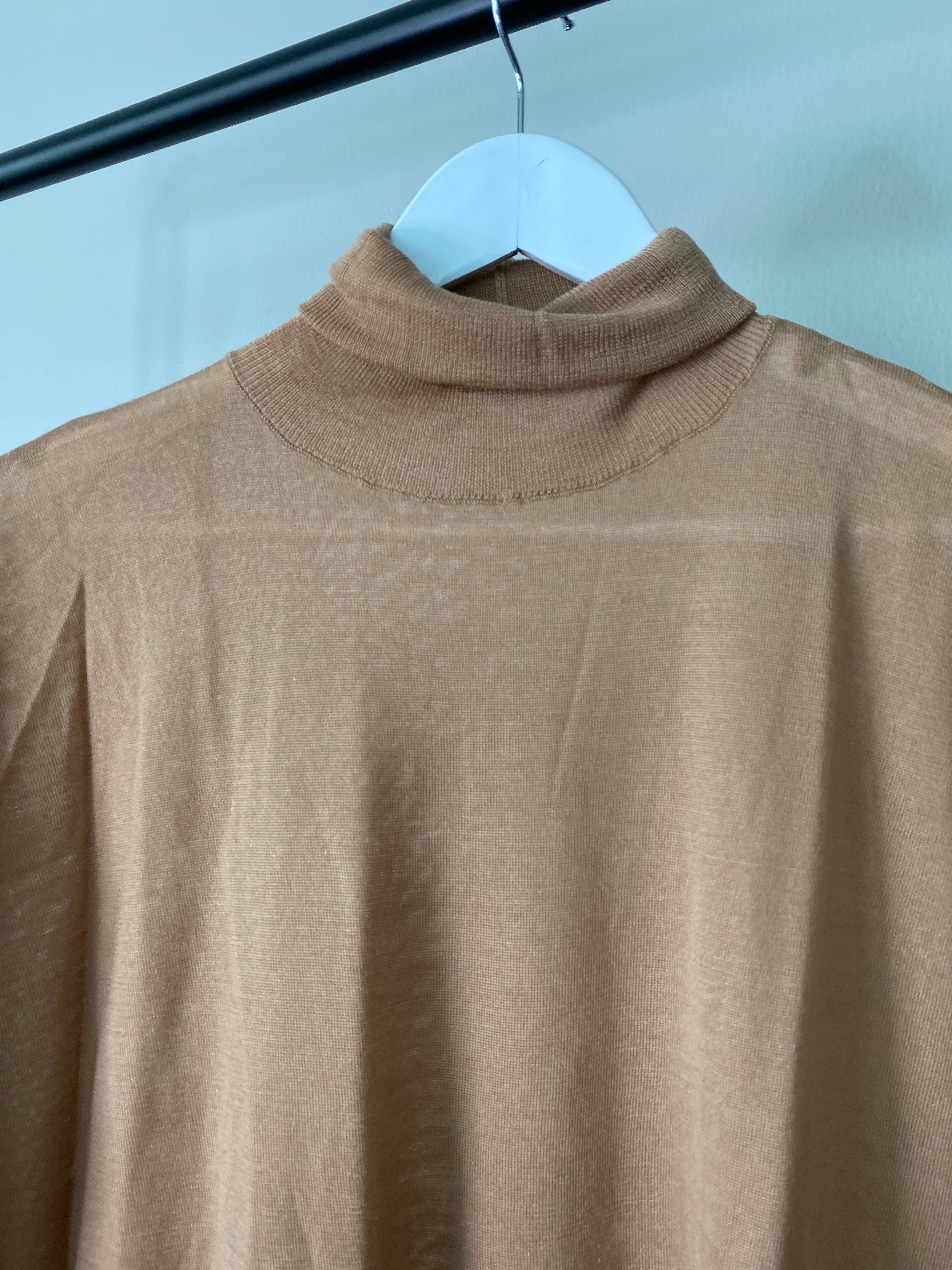 Beige fleece wide body turtle neck - ZARA